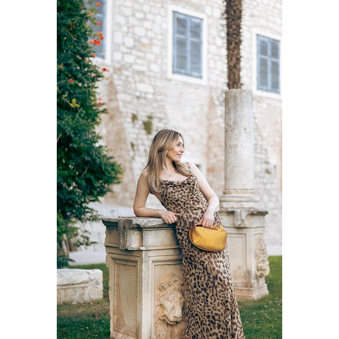 Gold Diamond - Satenska zlatna torba s kristalima.